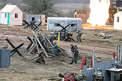 Reenactment show at Stalin Line 