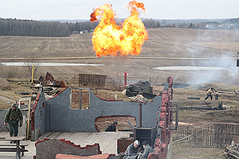 Reenactment show at Stalin Line 