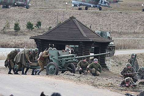 Reenactment show at Stalin Line 