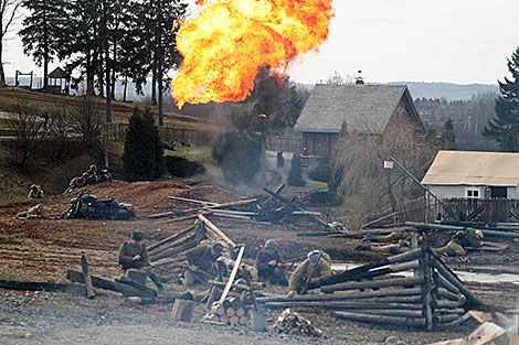 Reenactment show at Stalin Line 