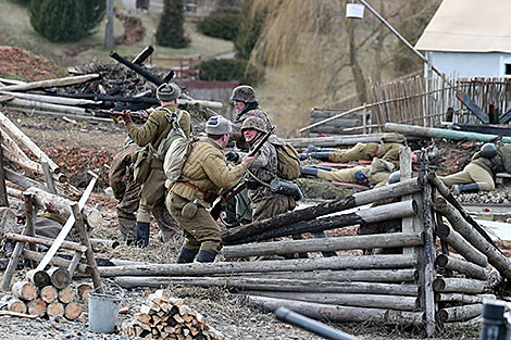 Reenactment show at Stalin Line 