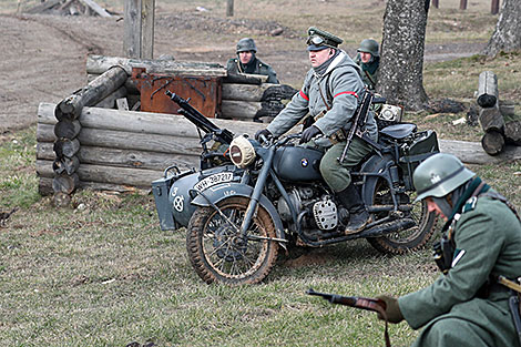 Reenactment show at Stalin Line 