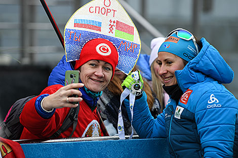 Caroline Colombo of France and her fan 