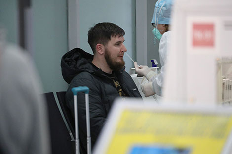 明斯克国家机场旅客的卫生检疫控制