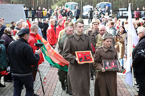 Мітынг у памяць аб вязнях лагера смерці 