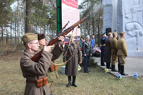 Мітынг у памяць аб вязнях лагера смерці 