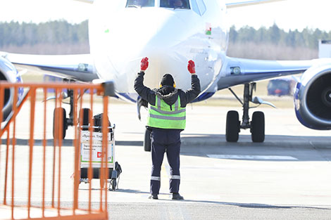 Санитарный контроль пассажиров в Национальном аэропорту Минск