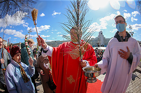 Palm Sunday in the Red Church in Minsk