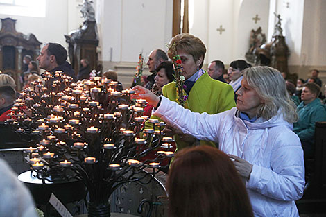 Вербная нядзеля ў Кафедральным (Фарным) касцёле ў Гродне