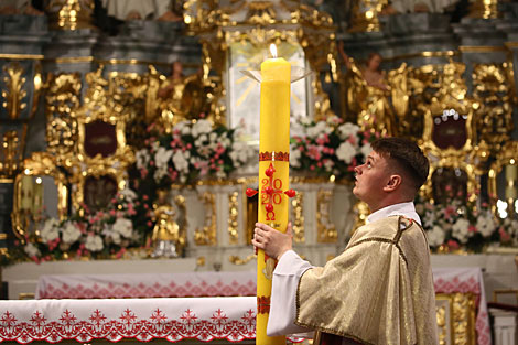 Велікоднае набажэнства ў гродзенскім Фарным касцёле 