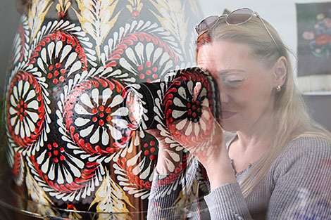 保护白罗斯传统：索波茨金城镇著名复活彩蛋画艺术传统技术秘诀