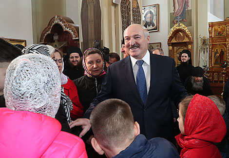 Aleksandr Lukashenko visits the Holy Annunciation Church in Malyye Lyady