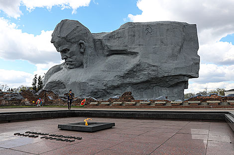 Courage monument