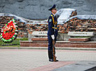 Wreath laying ceremony at the Courage monument