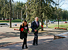 Belarus PM lays flowers at memorial to victims of Great Patriotic War