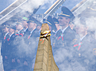 Senior officers of the Minsk police department lay flowers at the Minsk Hero City Stele