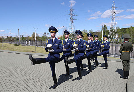 Рота ганаровай варты ў час цырымоніі 