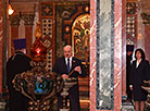 Aleksandr Lukashenko lit a candle in memory of the fallen warriors and innocent victims of the Great Patriotic War of 1941-1945