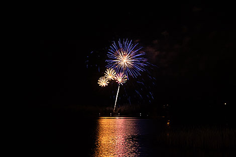 Fireworks light up Minsk skies on Victory Day
