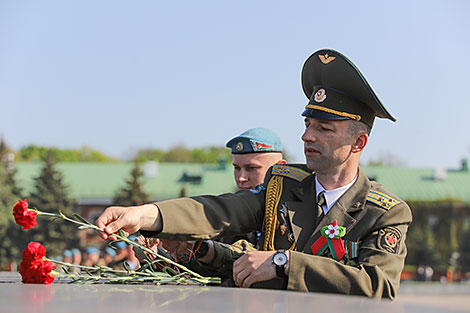 Цырымонія ўскладання вянкоў у Брэсцкай крэпасці