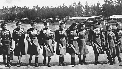 Pilots of the 46th Guards Taman Women’s Bomber Aviation Regiment. The regiment was part of the 2nd Belarusian Front