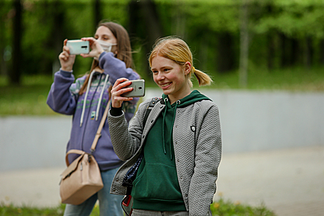 Amusement rides of the Gorky Park welcome first visitors