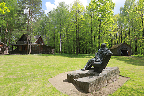 Yanka Kupala house museum in Levki