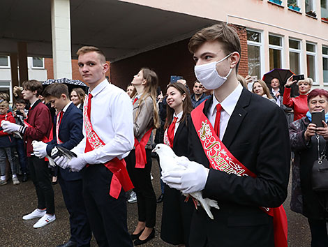 Last Bell ceremony in Vitebsk Gymnasium No.8