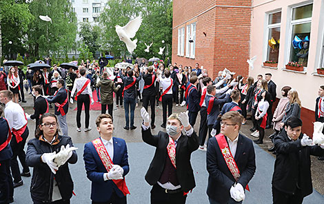 Last Bell ceremony in Vitebsk Gymnasium No.8