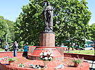 Wreath laying to the monument to Saint Euphrosyne 