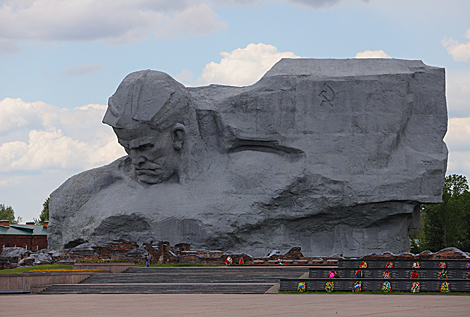 Courage monument