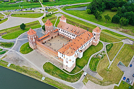 Mir Castle