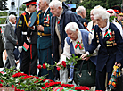 The flower ceremony on Victory Square in Minsk