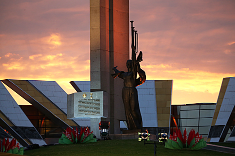 Minsk – Hero City stele in the evening