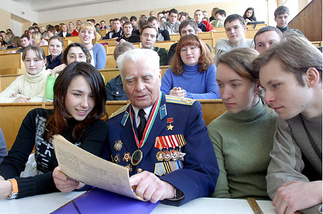 Hero of the Soviet Union Grigory Denisenko with students of the Belarusian State Transport University, 2005