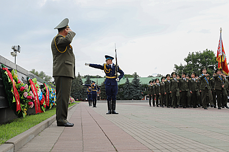 Flower ceremony in Brest Hero Fortress