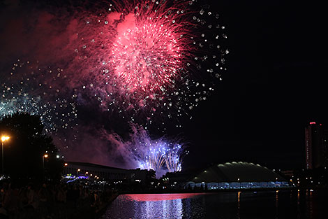 Fireworks in honor of Independence Day in Minsk