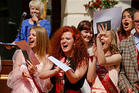 Graduation ceremony at secondary school No.4 of Minsk 