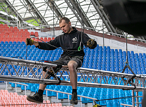 Mounting the equipment and setting the stage of the Slavianski Bazaar in Vitebsk