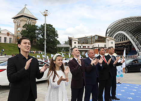 Slavianski Bazaar flag raised in Vitebsk