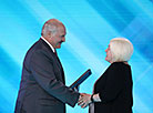 Lukashenko presented the Union State awards to litterateurs and artists