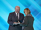 Lukashenko presented the Union State awards to litterateurs and artists