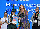 扎斯明·特列乌姆别托娃(哈萨克斯坦)为二等奖获得者