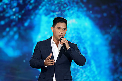 Alec Momac (Cuba)