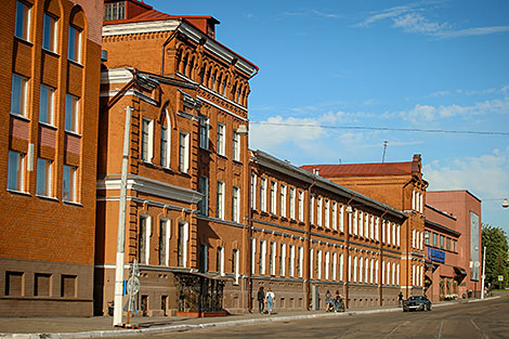 Кастрычніцкая вуліца ў Мінску 