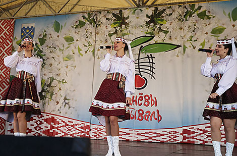 Cherry festival in Glubokoye