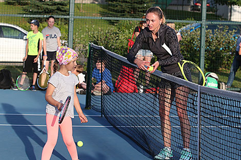 The clinic of Aliaksandra Sasnovich for young tennis players