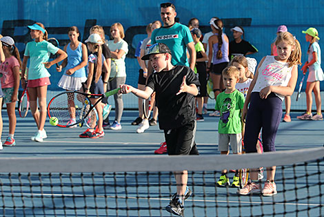 The clinic of Aliaksandra Sasnovich for young tennis players