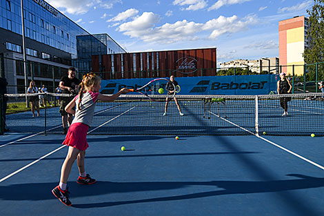 The clinic of Aliaksandra Sasnovich for young tennis players