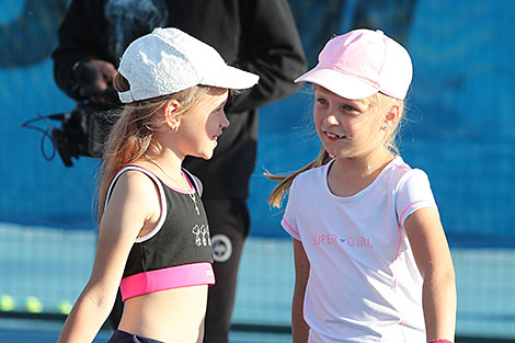 The clinic of Aliaksandra Sasnovich for young tennis players